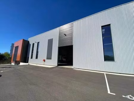 vente local d'activités 676 m²