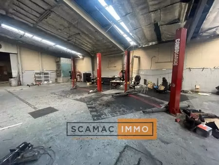 vente entrepôt 667 m²