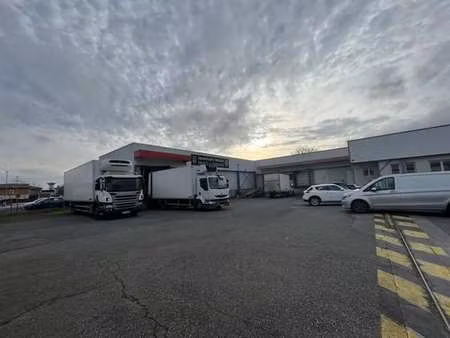 vente local d'activités 1 200 m²