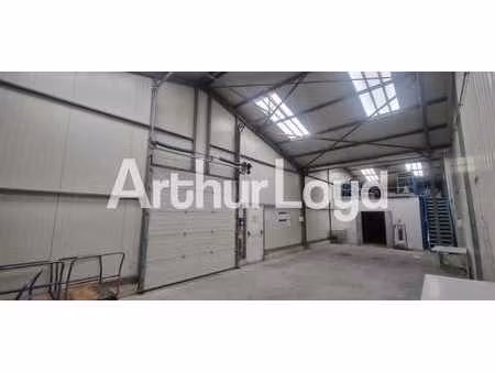 vente local d'activités 1 180 m²