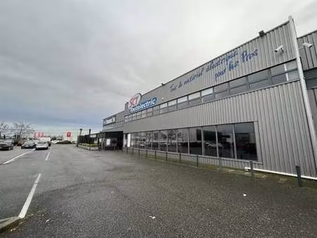 vente local d'activités 11 089 m²