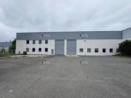 vente local d'activités 1 664 m²