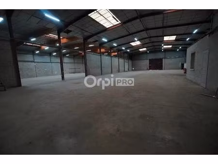 vente local d'activités 2 160 m²