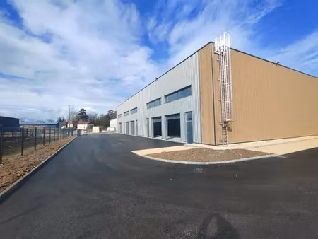 vente local d'activités 400 m²