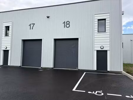 vente local d'activités 139 m² à 929 m²