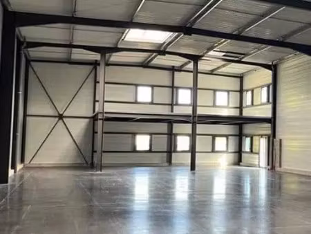 vente local d'activités 210 m² à 3 547 m²