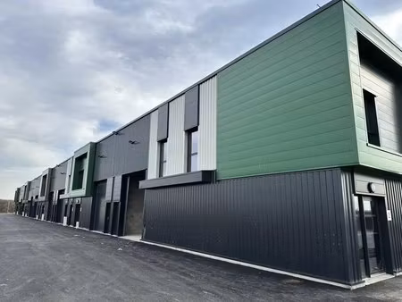 vente local d'activités 83 m² à 2 064 m²