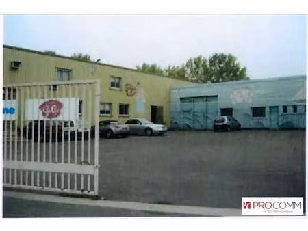vente entrepôt 2 400 m²