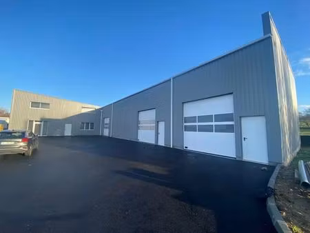 vente entrepôt 132 m² à 267 m²