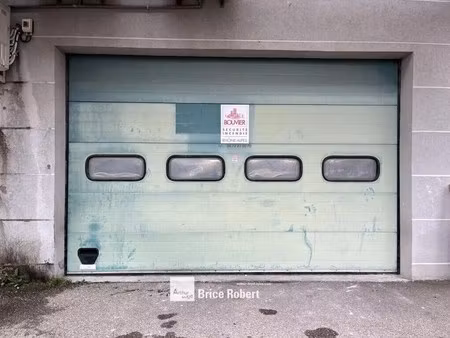 vente local d'activités 158 m²