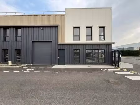 vente local d'activités 328 m²