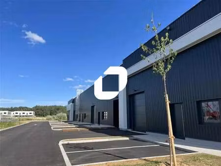 vente local d'activités 237 m² à 838 m²