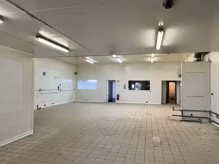 vente local d'activités 200 m²