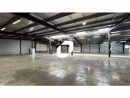 vente local d'activités 3 140 m²