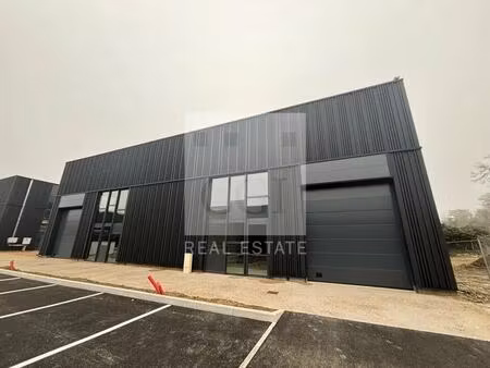 vente local d'activités 750 m²
