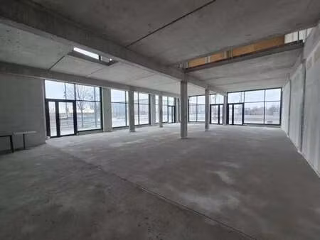 vente commerce 15 m² à 324 m²
