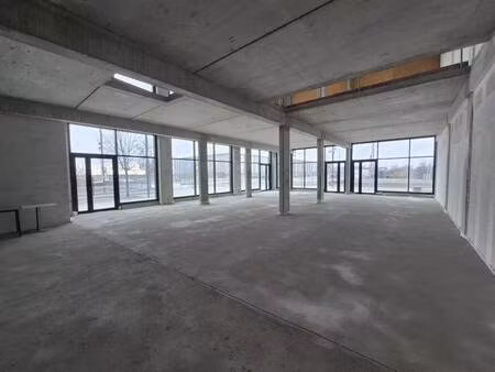 vente commerce tremblay-en-france 93290 143m² à 663m²