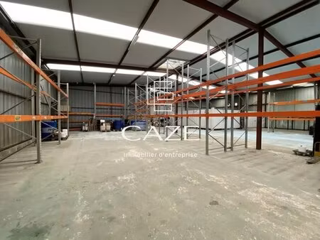 vente entrepôt 745 m²
