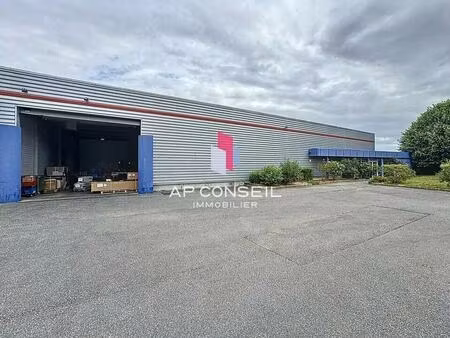 vente entrepôt 827 m²
