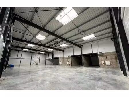vente entrepôt 943 m²