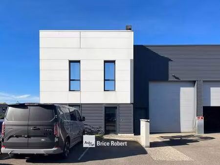 vente local d'activités 267 m²