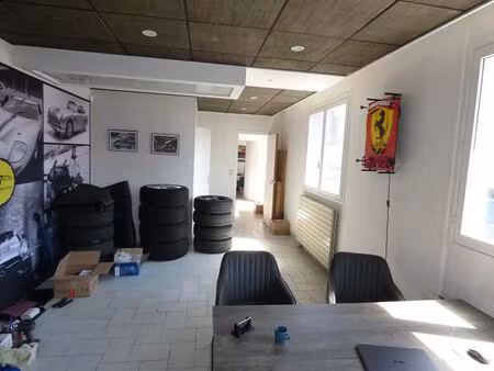 vente entrepôt 202 m²