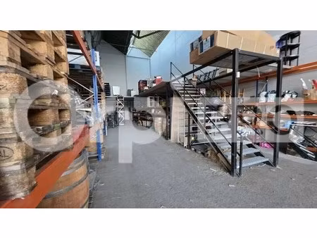 vente local d'activités 285 m²