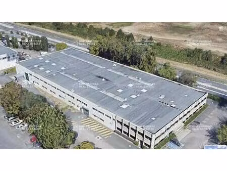 vente local d'activités 5 836 m²