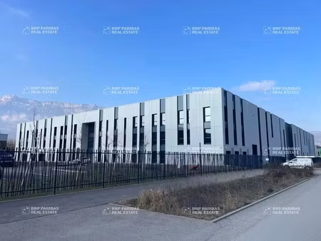 vente local d'activités 9 566 m²