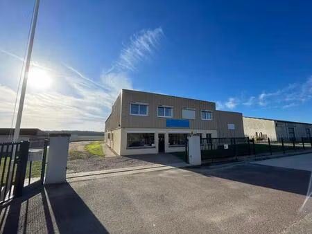 vente local d'activités 943 m²