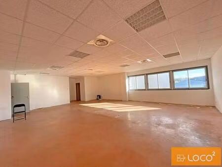 vente local d'activités 137 m²
