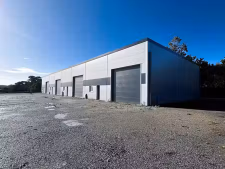 vente local d’activités 200m²