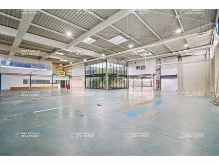 vente local d'activités 1 811 m²