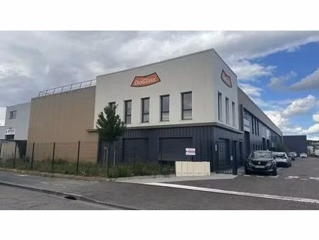 vente local d'activités 293 m²