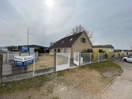 vente local d'activités 210 m²