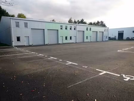 vente local d'activités 213 m²