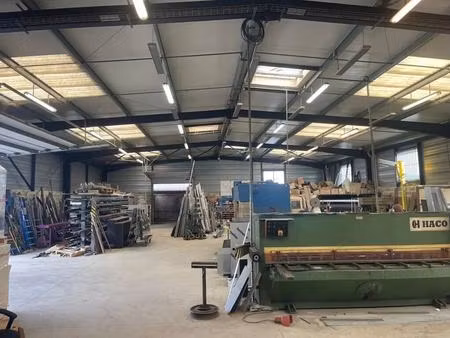 vente local d'activités 670 m²