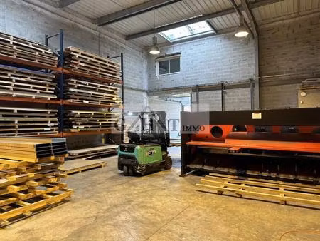 vente entrepôt 372 m²