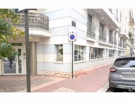 vente commerce levallois perret 92300 210m²