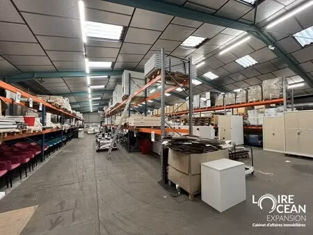 vente entrepôt saint leger de linieres 49070 700m²