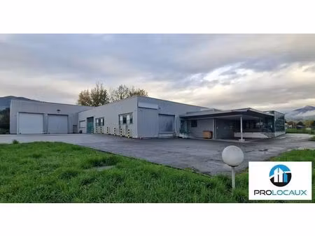 vente entrepôt 1 390 m²