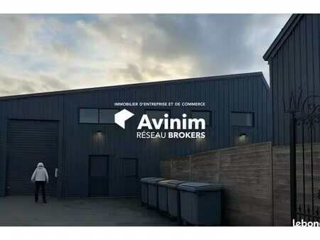vente entrepôt 870 m²