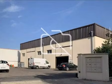 vente entrepôt 1 233 m²