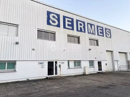 vente entrepôt 2 251 m²