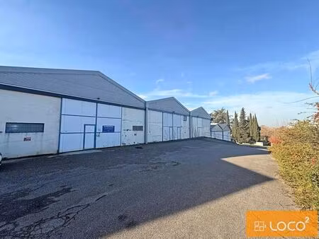 vente entrepôt 1 911 m²