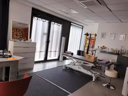 vente local d'activités 81 m²