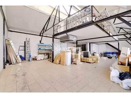 vente local d'activités 150 m²