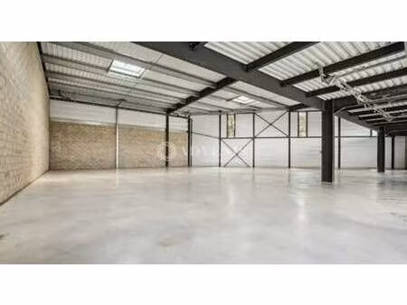 vente local d'activités 251 m²