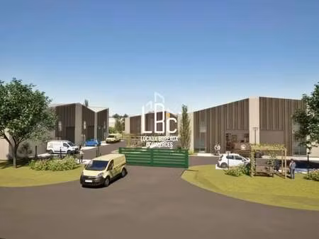 vente local d'activités 150 m² à 549 m²