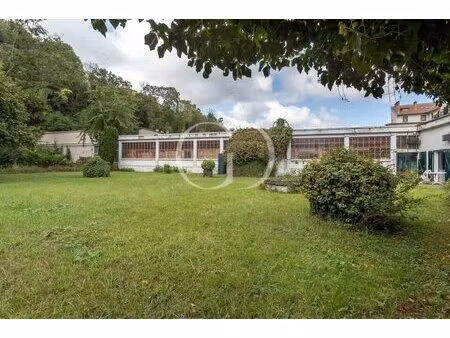 vente local d'activités 612 m²